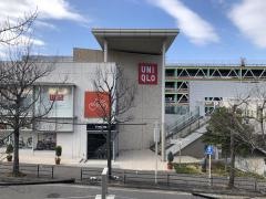 ユニクロ　星が丘テラス店
