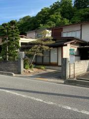 「白岩八幡神社前」バス停留所