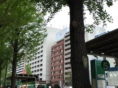 「品川駅前」バス停留所