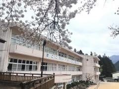 尾崎小学校