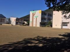 埴生小学校