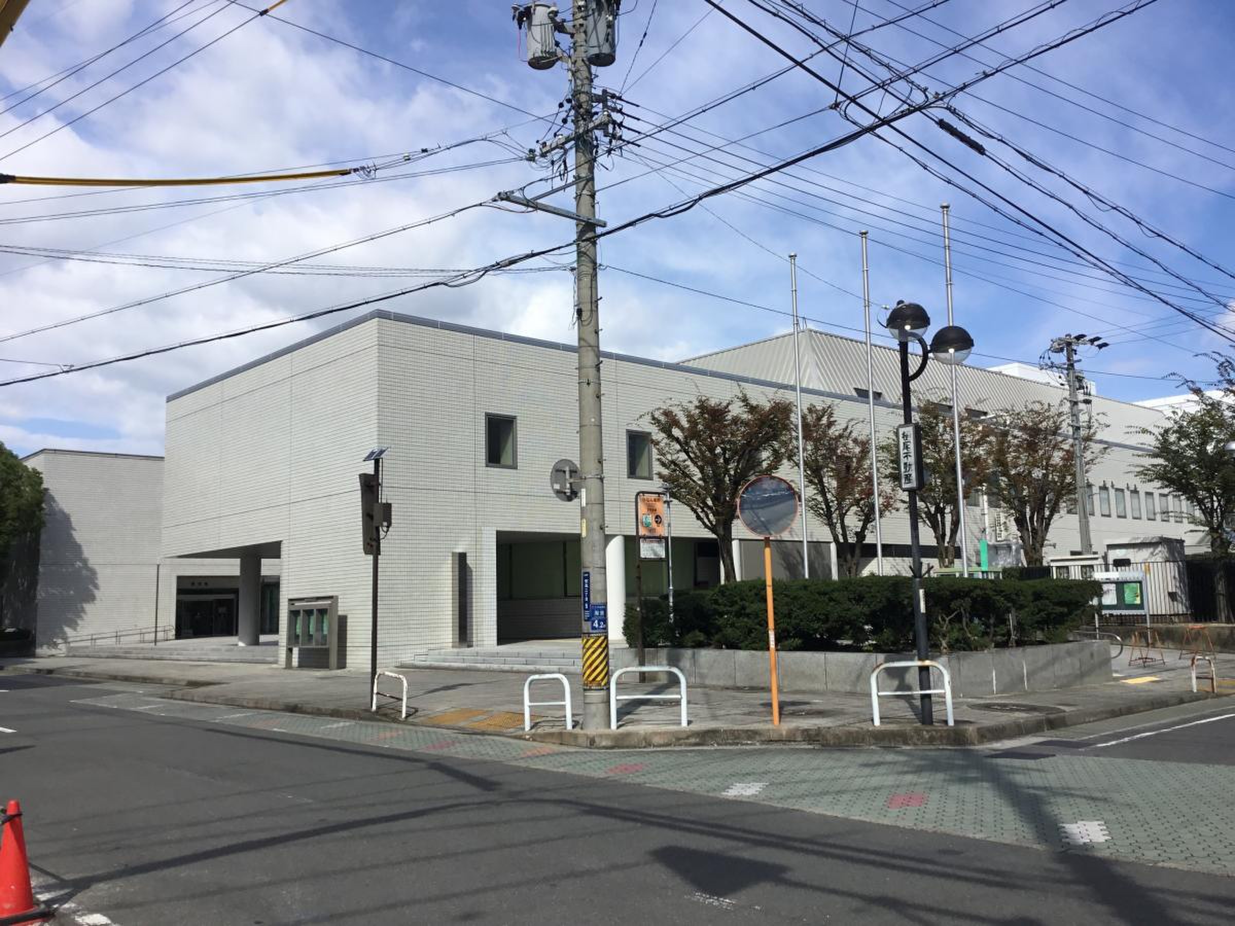 四日市 市 文化 会館