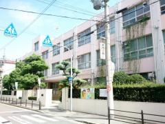 宝栄小学校