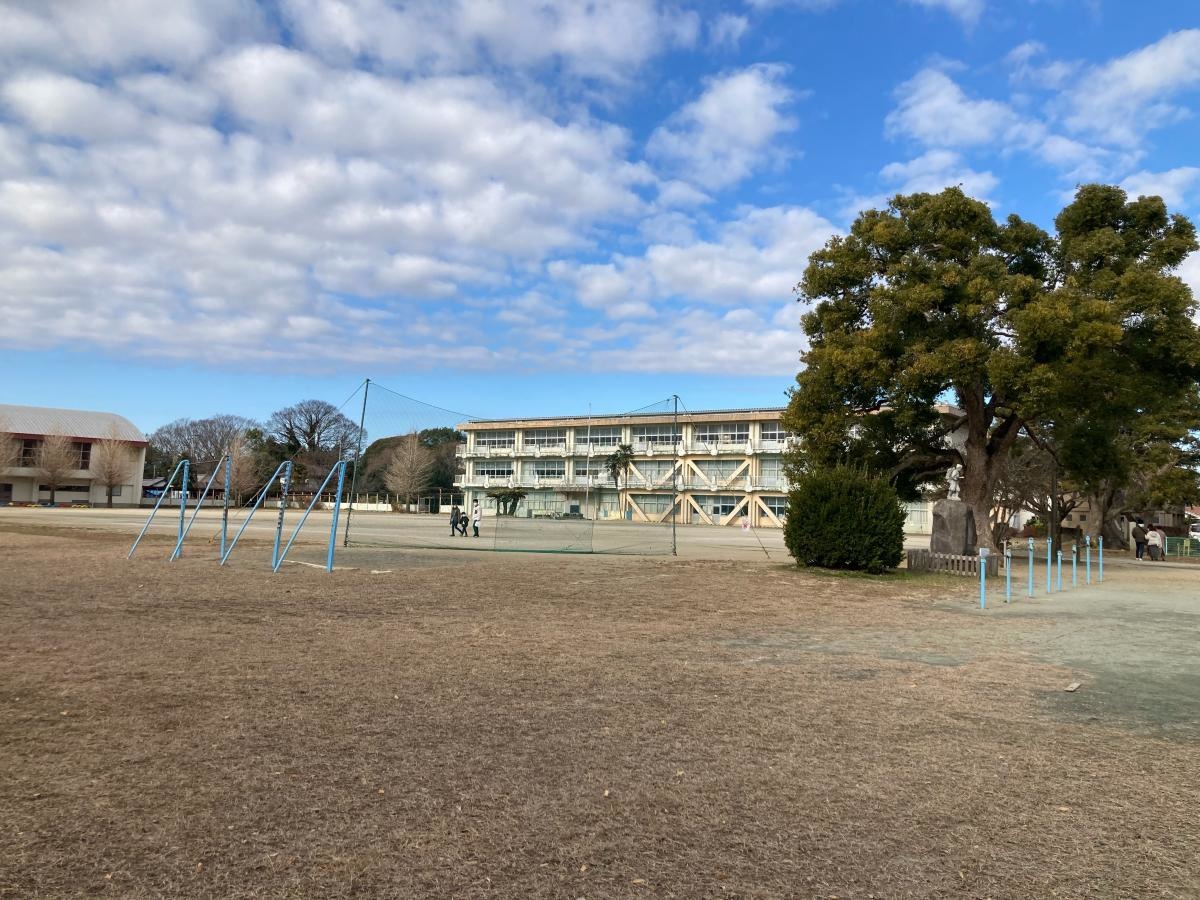 広い