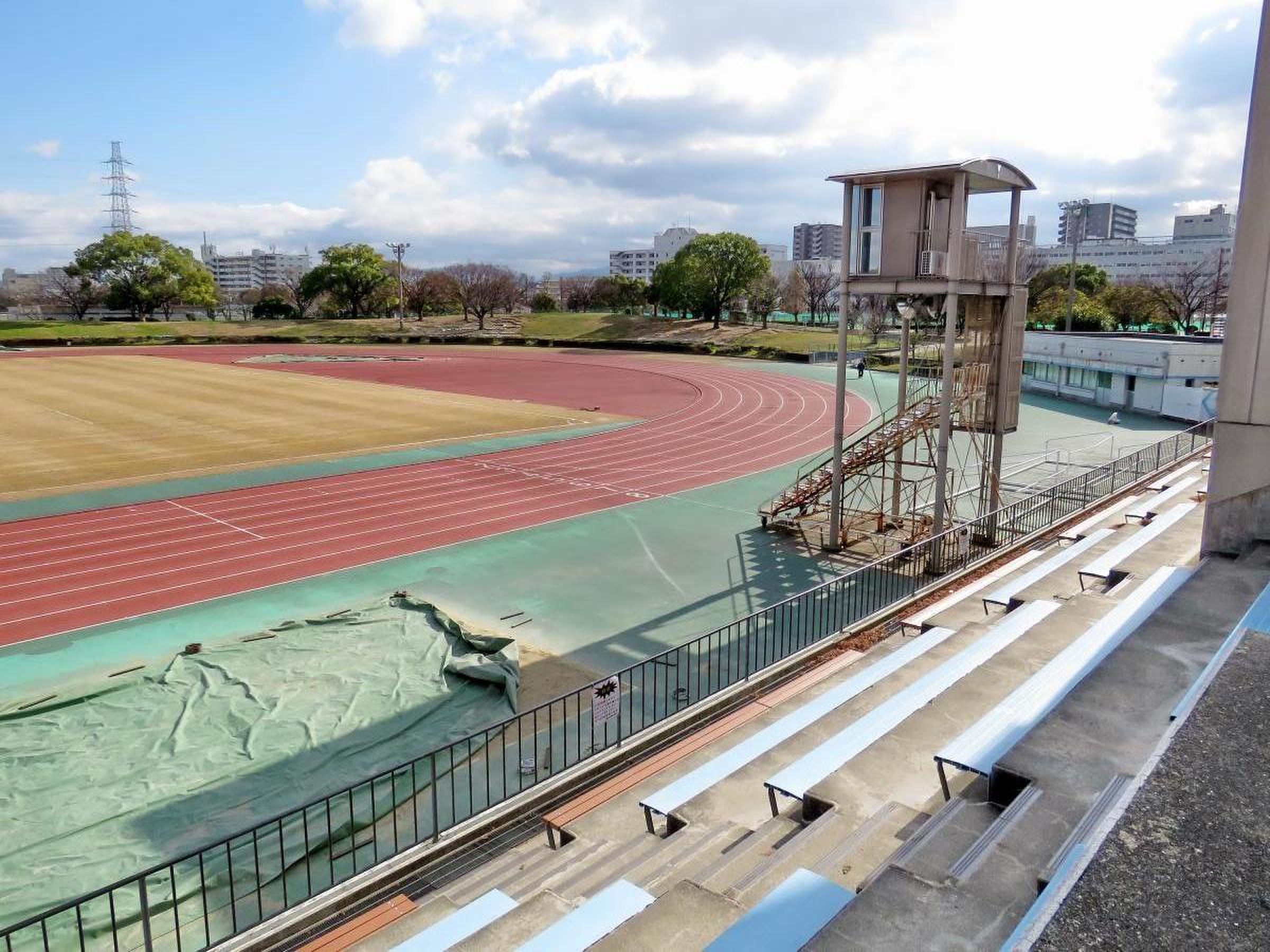 金岡 公園 陸上 競技 場