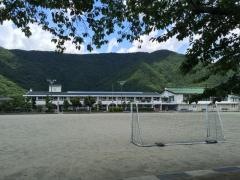 鳴沢小学校