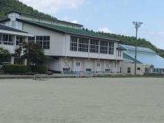 鳴沢小学校