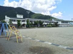 鳴沢小学校