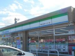 ファミリーマート　伊賀壬生野インター店