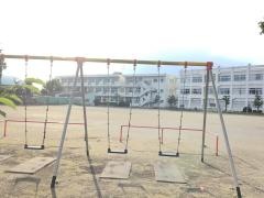 中根小学校