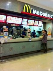 マクドナルド　港北モザイクモール店