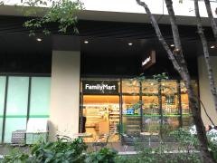 ファミリーマート　テラススクエア店