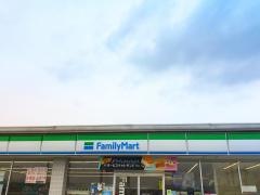 ファミリーマート　広陵町平尾店