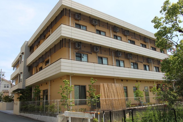 万亀園 施設外観