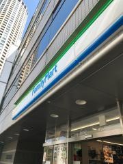 ファミリーマート　中目黒駅前店