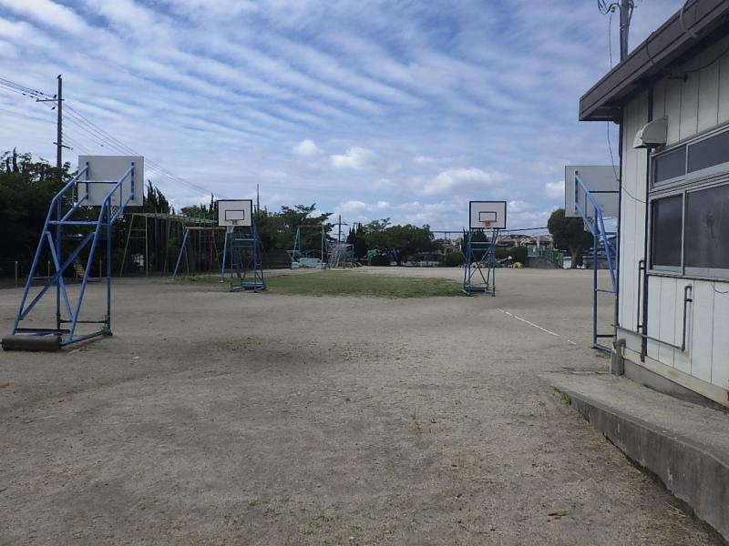 忍ケ丘小学校