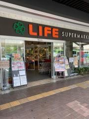 ライフ　ココネリ練馬駅前店