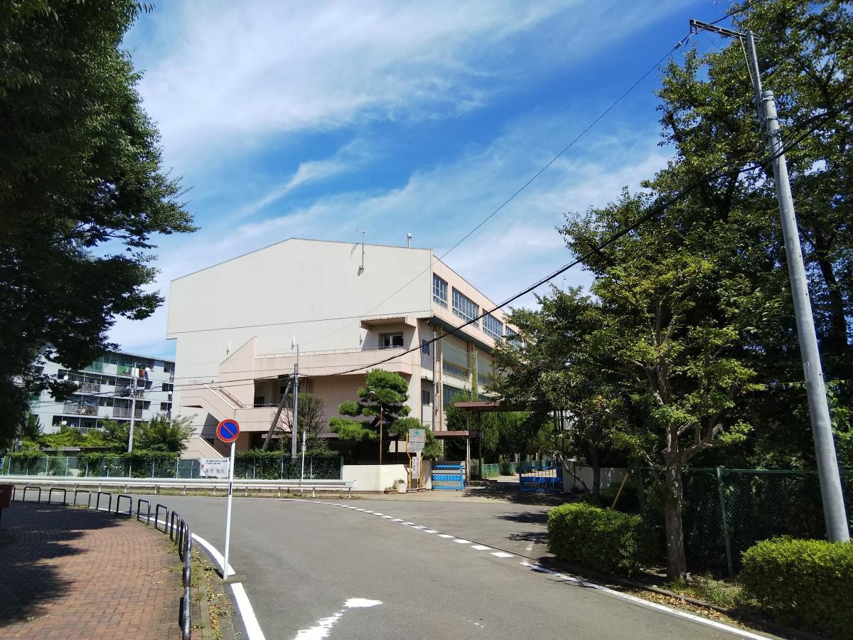 霞ケ関東中学校