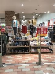 ユニクロ　コムボックス光明池店