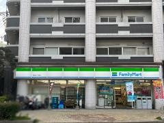 ファミリーマート　馬借三丁目店