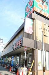 ライフ　昭和町駅前店