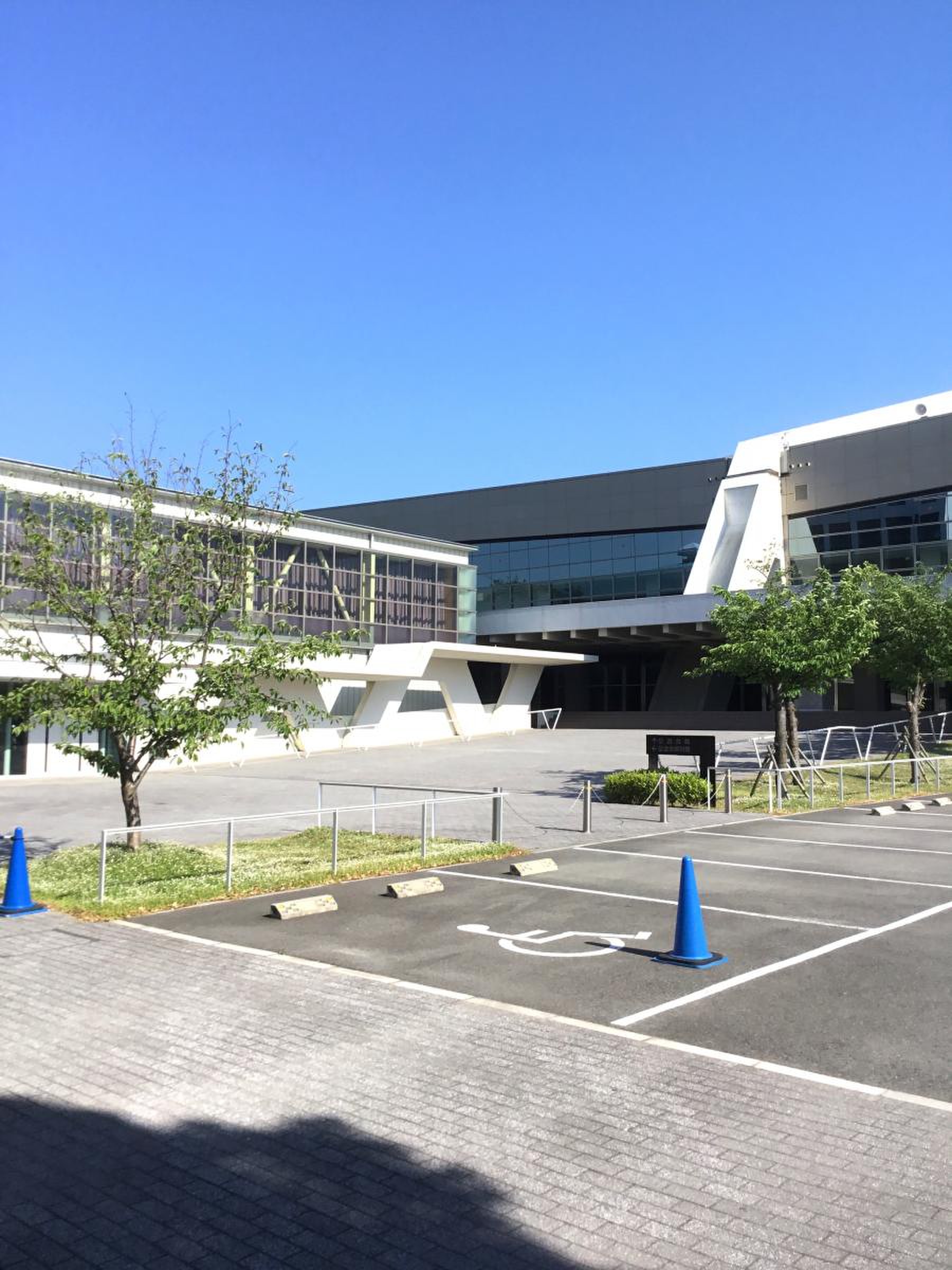 近畿 大学 記念 会館
