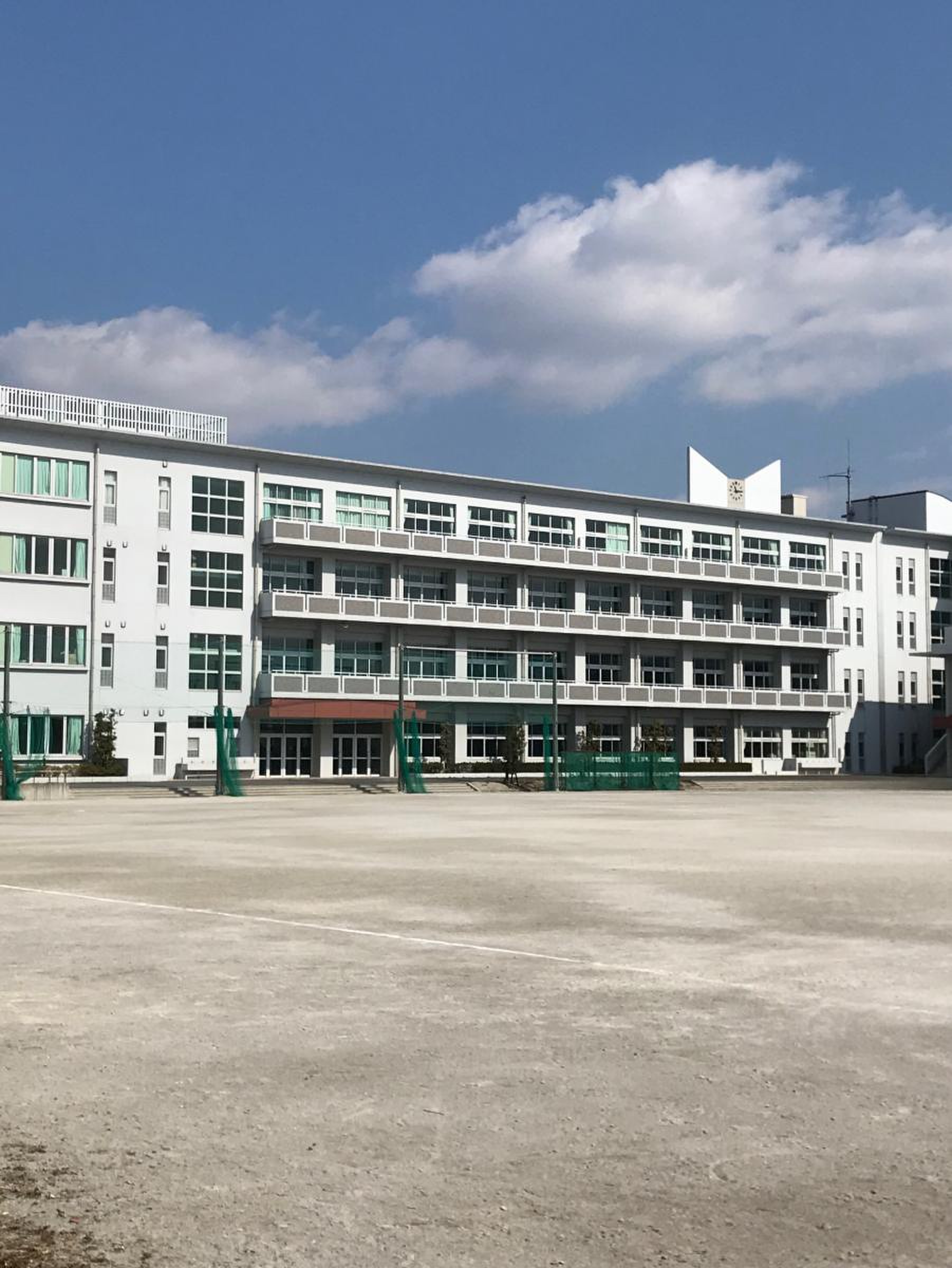 愛西 市立 佐織 中学校