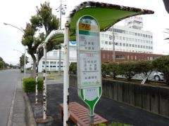 「アルラ前」バス停留所