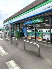 ファミリーマート　白石八幡町店