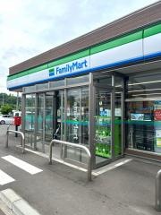 ファミリーマート　白石八幡町店
