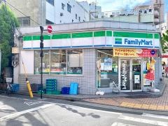 ファミリーマート　平井駅前店