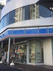 ローソン　新宿富久町店
