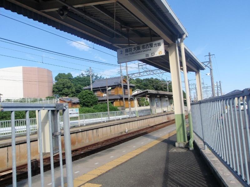 志摩横山駅のホーム入り口