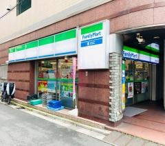 ファミリーマート　湯島駅前店