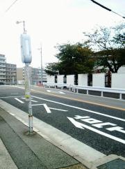 「県商前」バス停留所