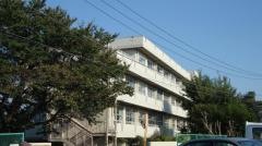 鶴園小学校