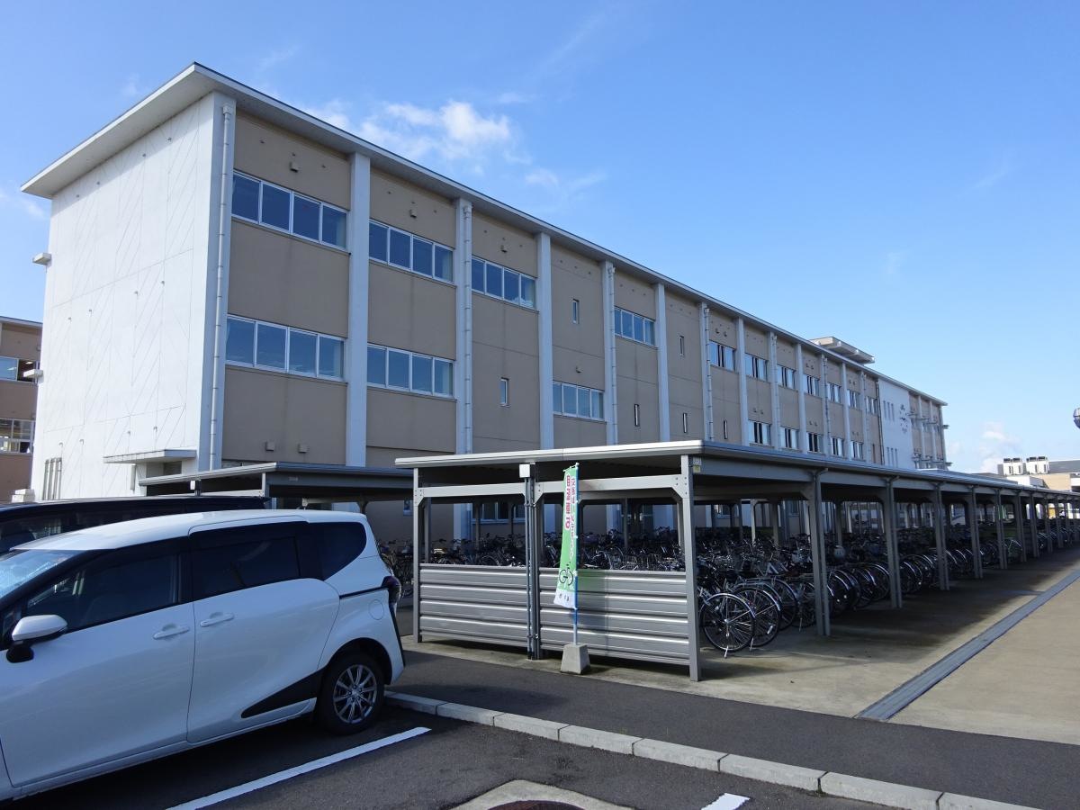 坂井中学校