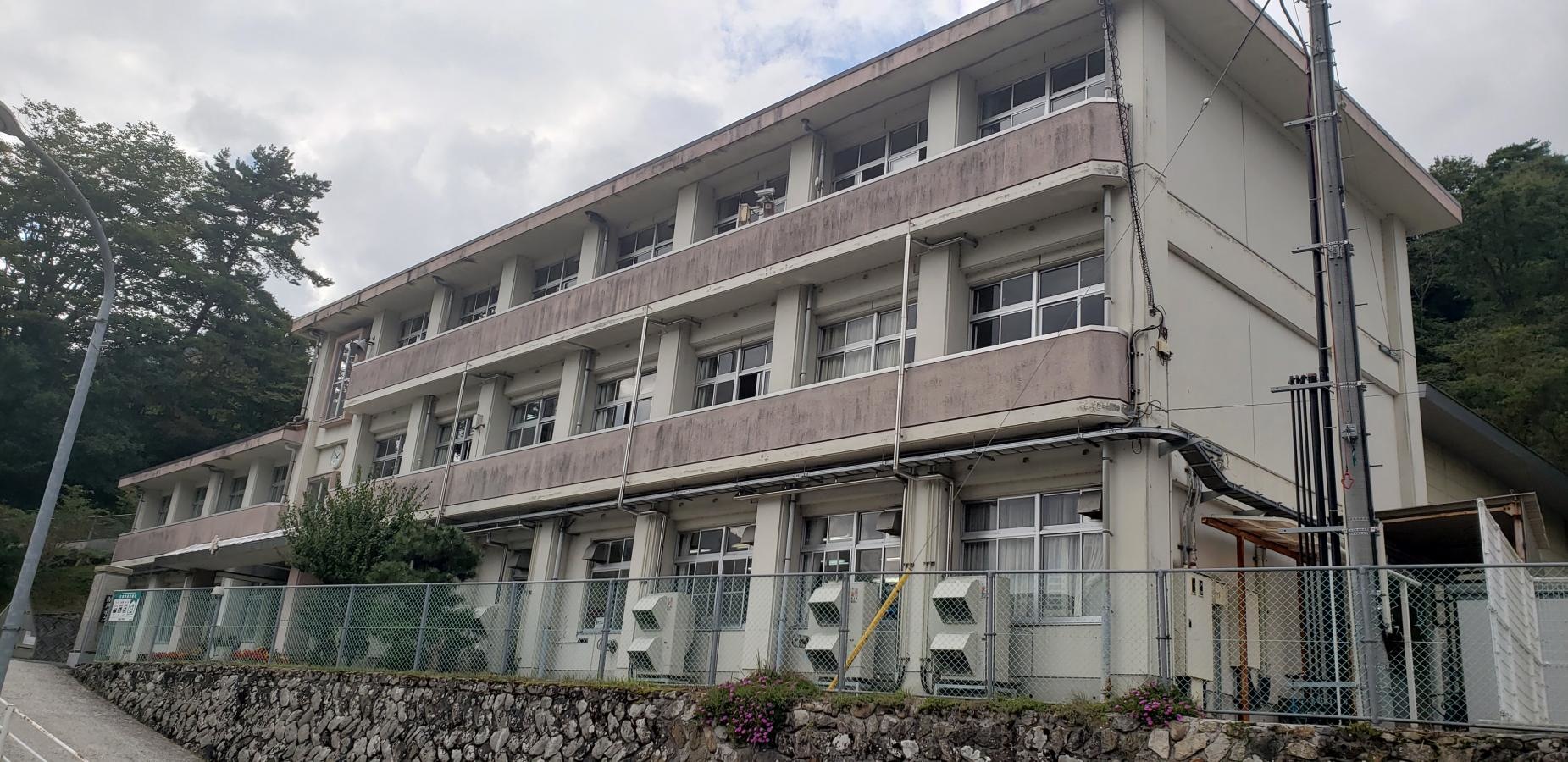千屋小学校