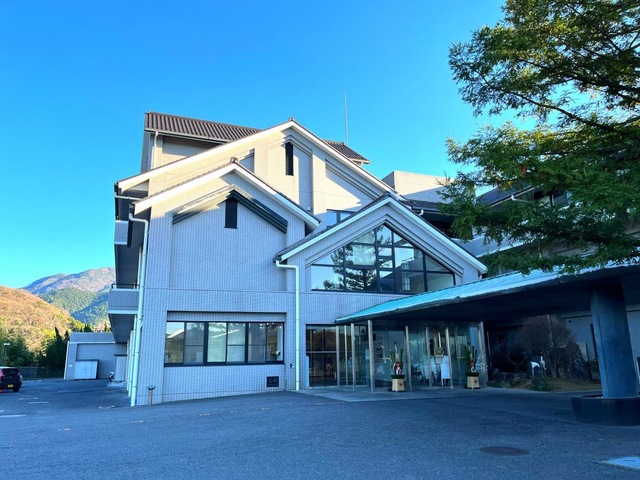 砥部オレンジ荘 建物全景