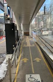狸小路駅