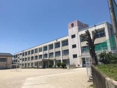 花岡小学校
