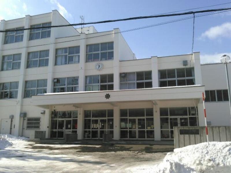 八軒西小学校
