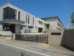 有緝小学校