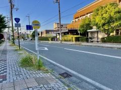 「病院前」バス停留所