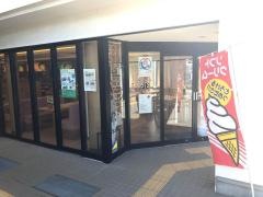 フードコート門