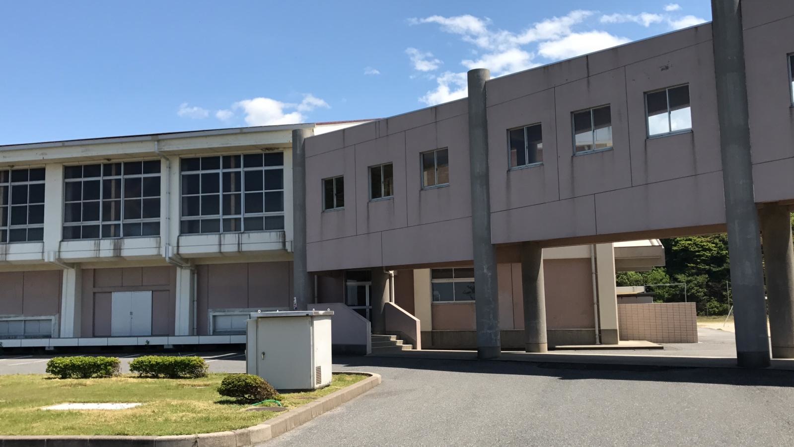 体育館へ