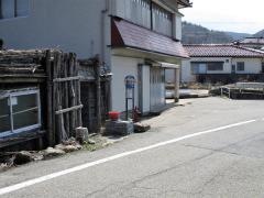 「加茂石野屋前」バス停留所