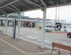 「亀岡駅前」バス停留所