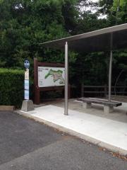 「石ケ谷墓園」バス停留所