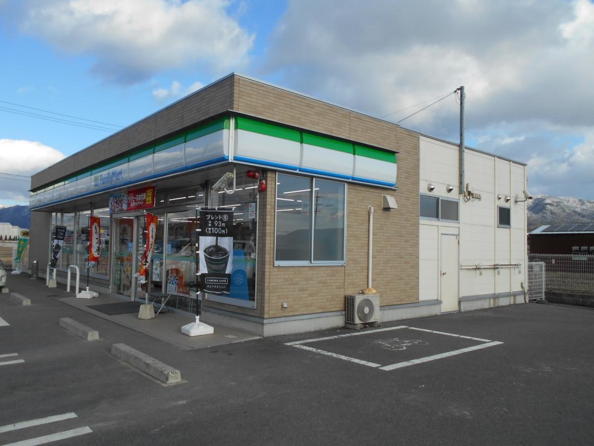 ファミリーマート伊賀下柘植店